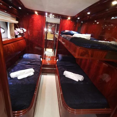 Hotel Rent Luxury Motor Yacht à Barcelone Extérieur photo