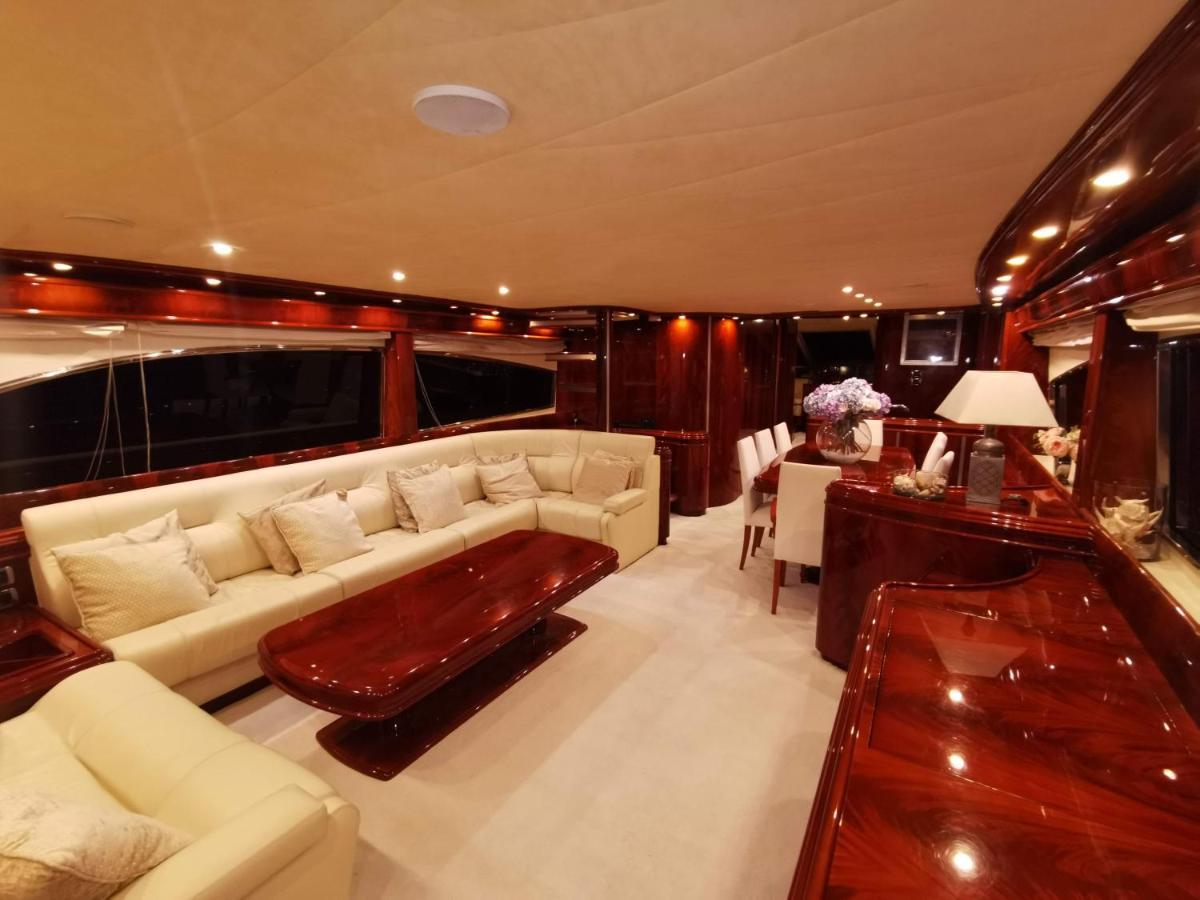 Hotel Rent Luxury Motor Yacht à Barcelone Extérieur photo