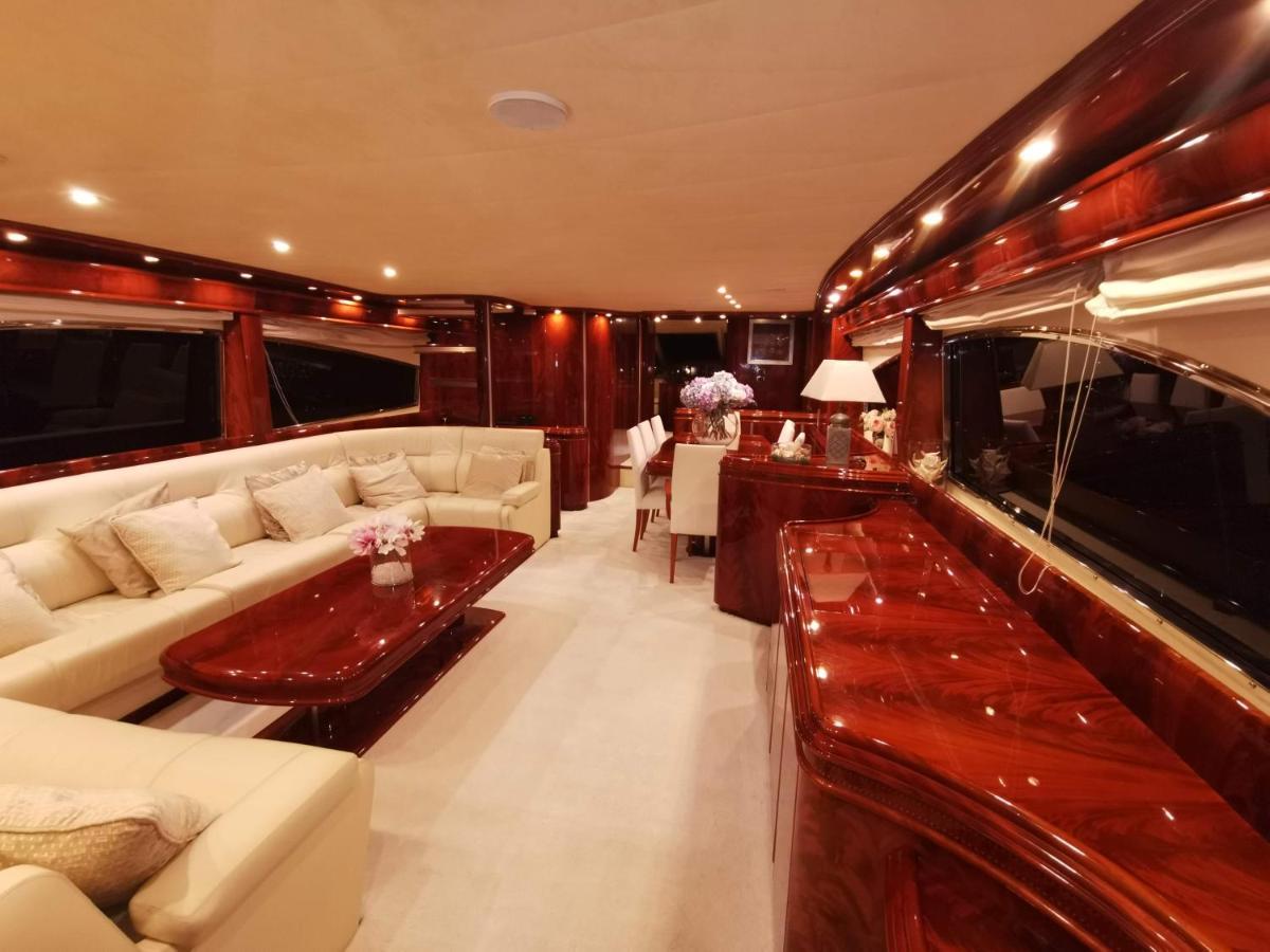 Hotel Rent Luxury Motor Yacht à Barcelone Extérieur photo