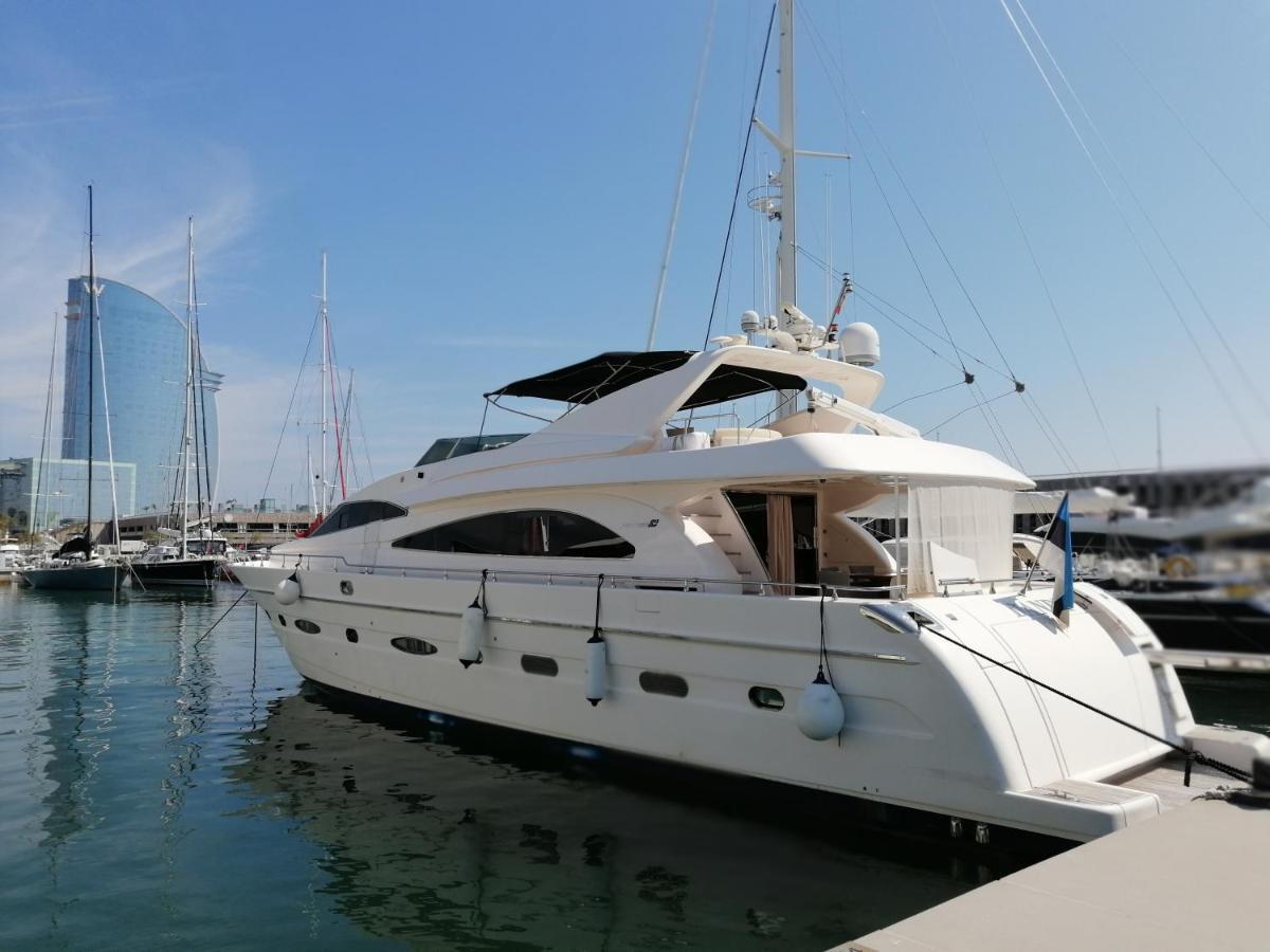 Hotel Rent Luxury Motor Yacht à Barcelone Extérieur photo