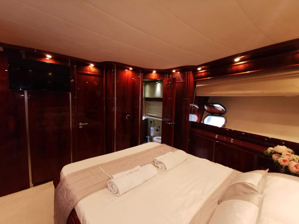 Hotel Rent Luxury Motor Yacht à Barcelone Extérieur photo